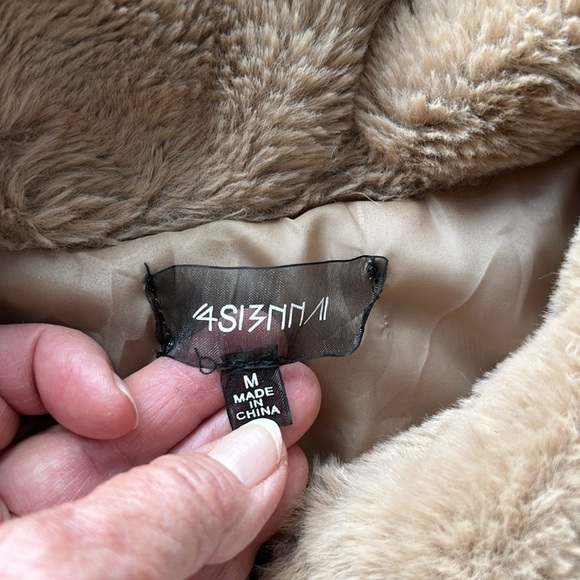 Tan Faux Fur Cropped Jacket - Picture 5 of 9